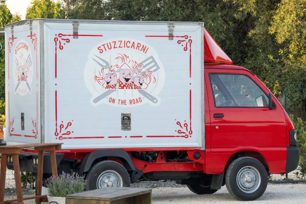 Apecar Stuzzicarni On The Road